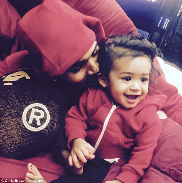 CUTENESS OVERLOAD: Chris Brown and baby Royalty CUTENESS OVERLOAD: Chris Brown and baby Royalty